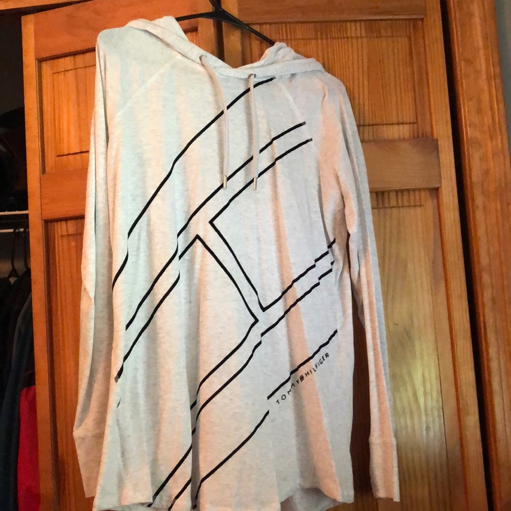 Tommy Hilfiger long sleeve light weight hoodie